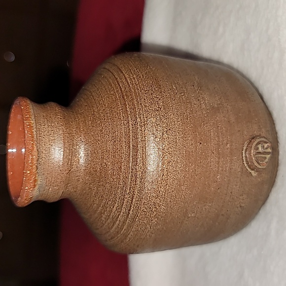 Set of 2 Mini Tradional Brown Hand Pottery Vases - Picture 2 of 9